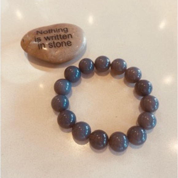 Chic Gray Jade Beaded Bracelet - Picture 3 of 4